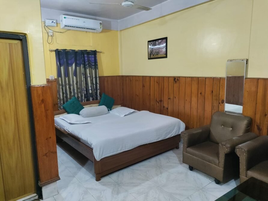 Deluxe Room AC